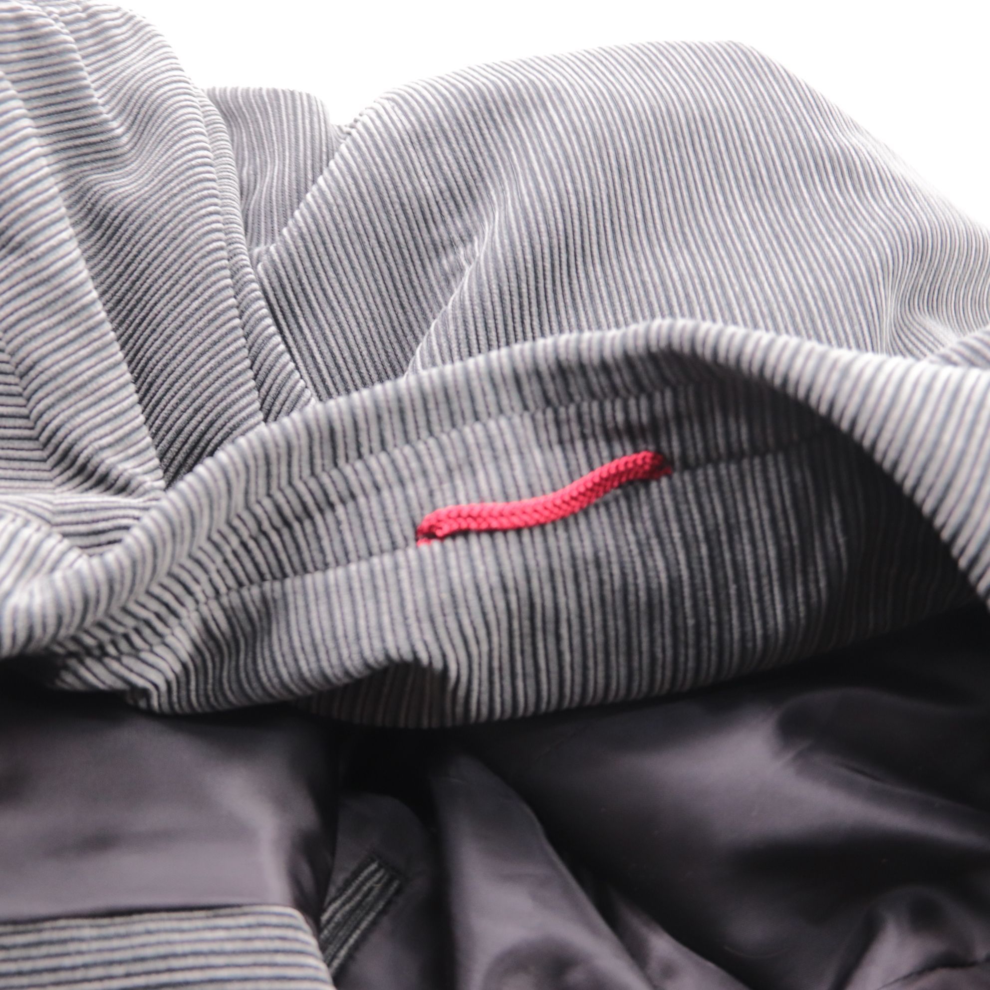 пиджак не указано