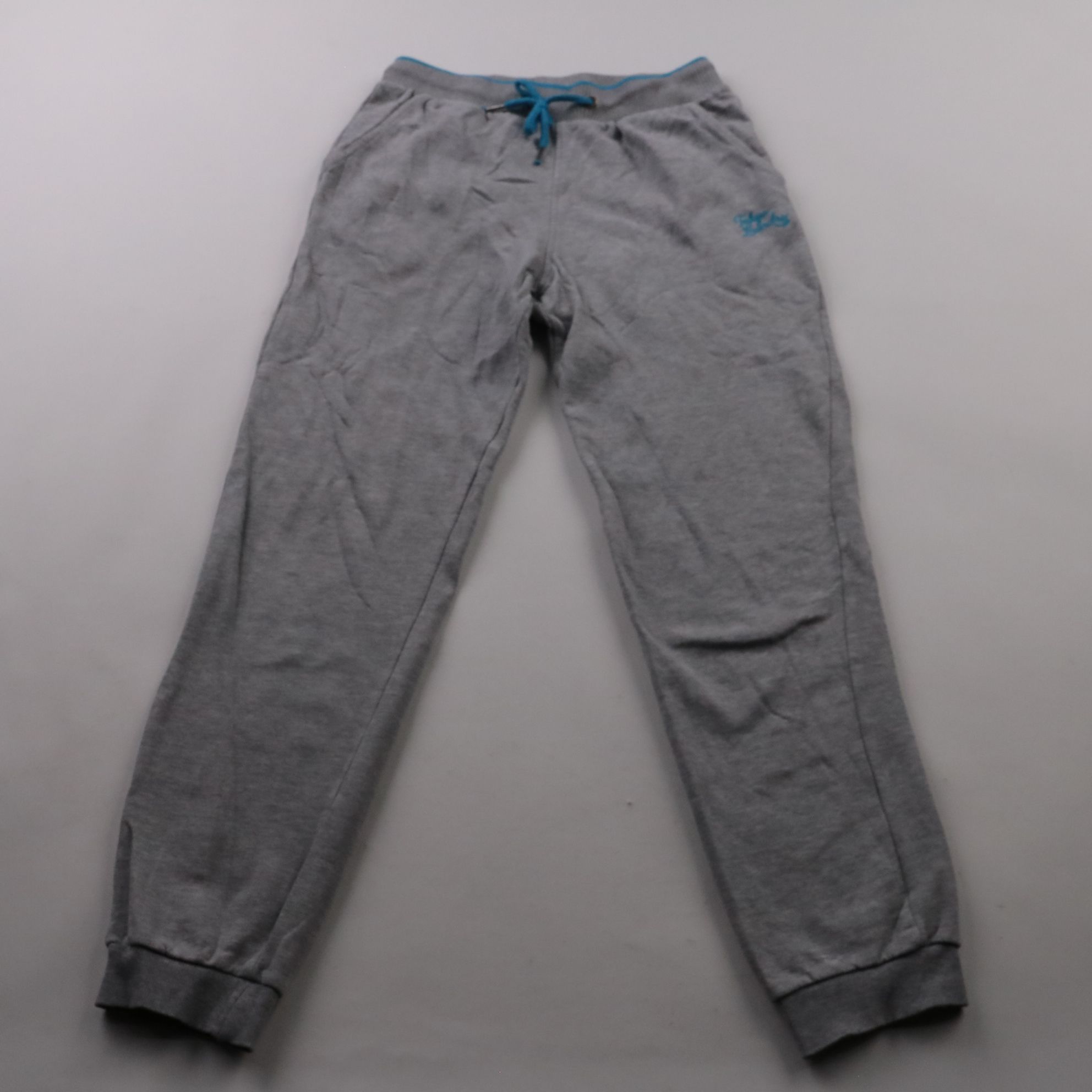 брюки не указано