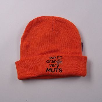 шапка Muts