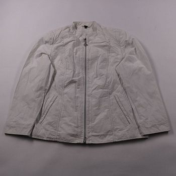 куртка не указано