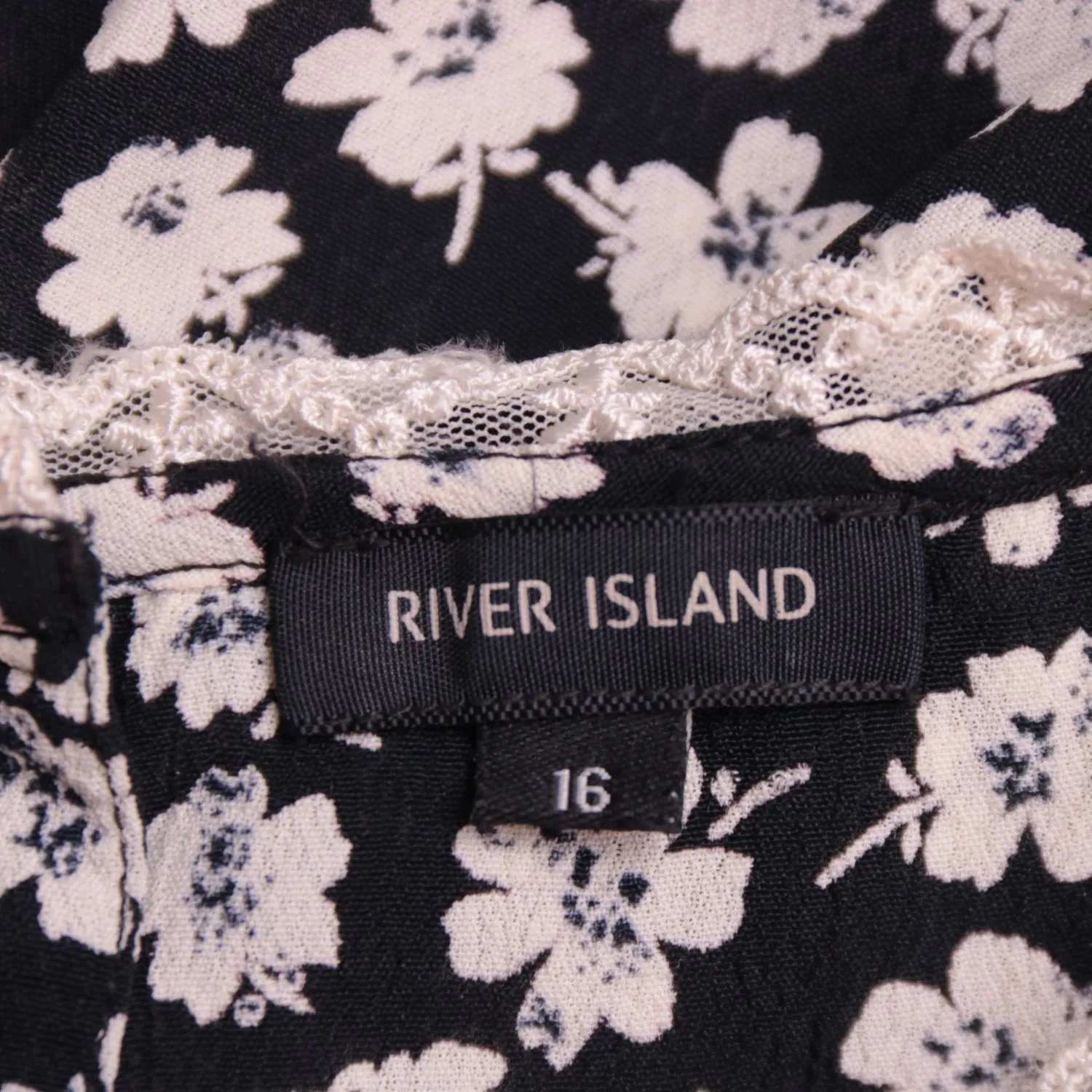 Чёрная блузка River Island с цветочным принтом, размер 50 (L/XL)