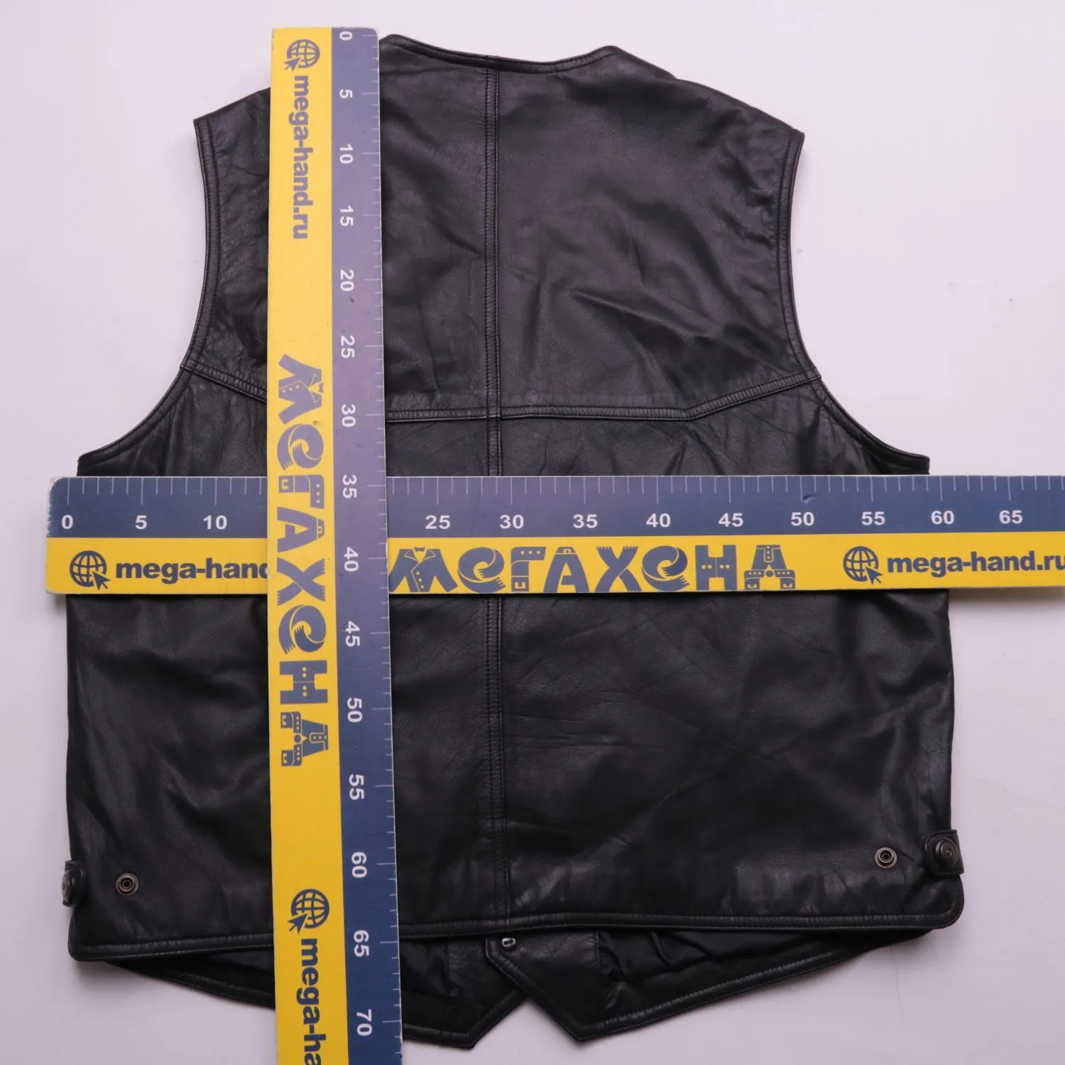 Чёрный кожаный жилет на пуговицах, размер 54 (XL)