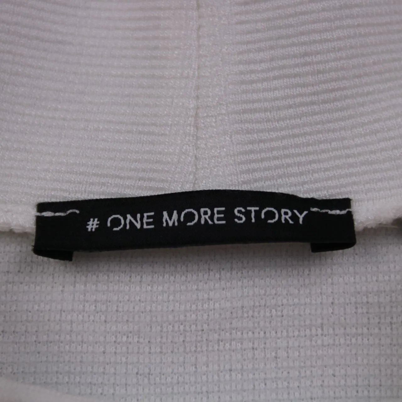 лонгслив One More Story