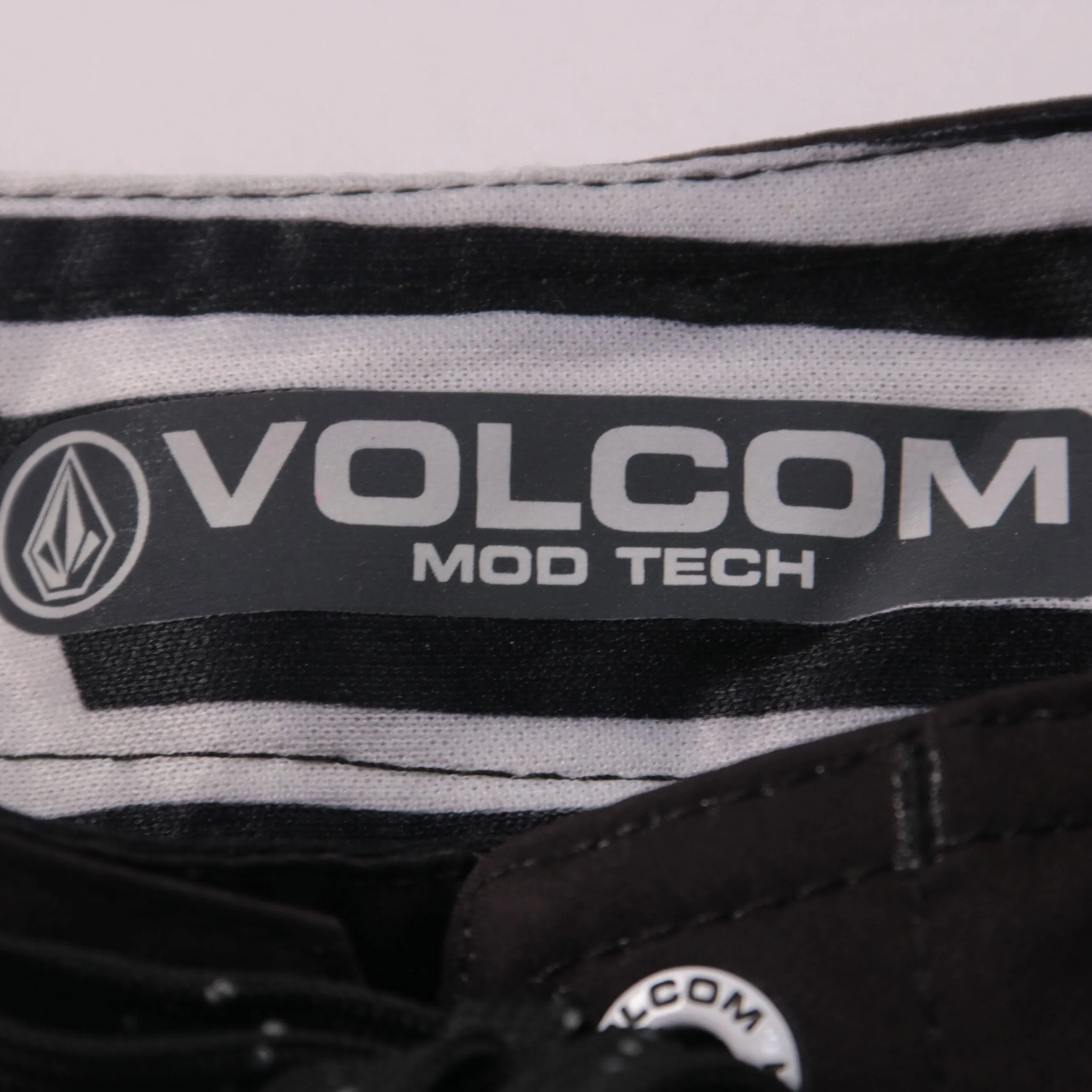 шорты Volcom