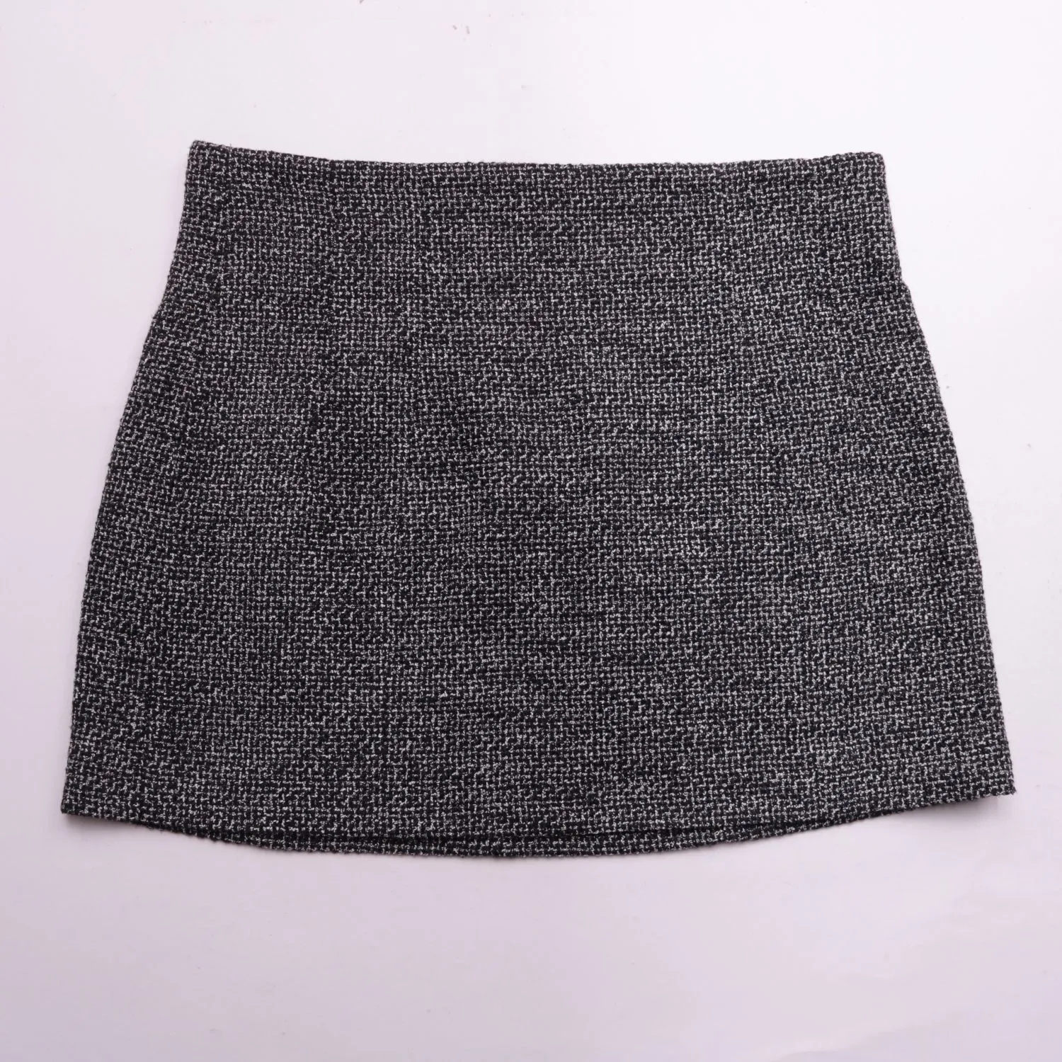 Чёрно-белая юбка ZARA из фактурной ткани, размер 48 (L)