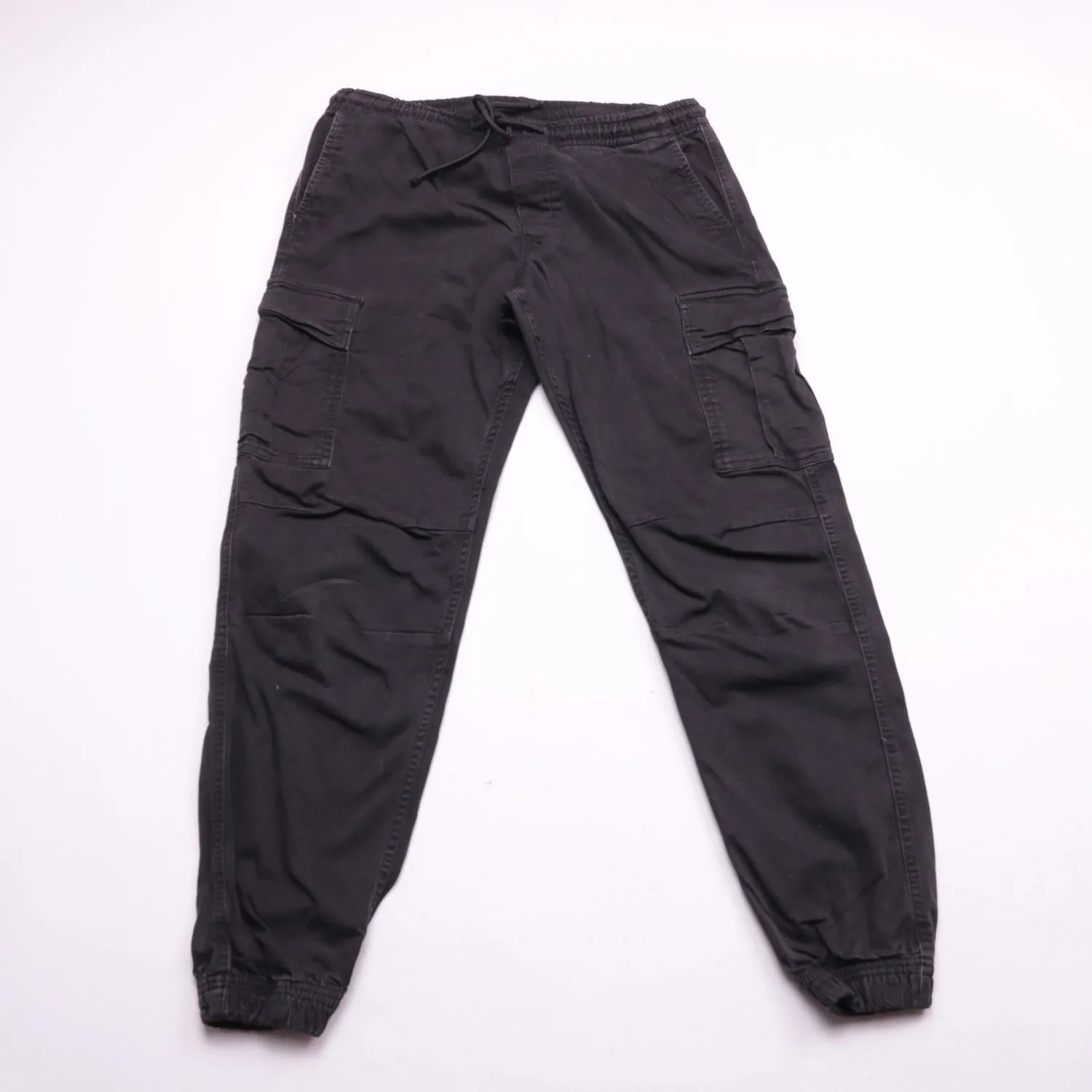 Чёрные брюки карго JACK & JONES с боковыми карманами, размер 48 (M)